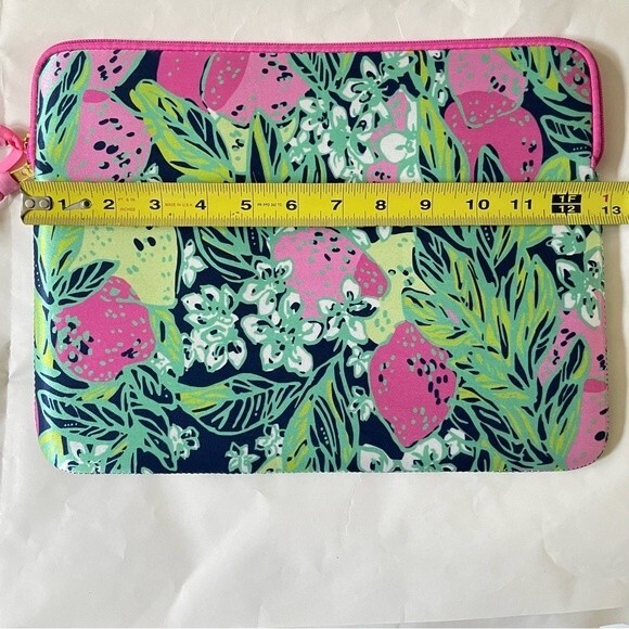 Lilly Pulitzer Laptop Ipad Sleeve Case in Spill The Juice Original Signature - Picture 9 of 12